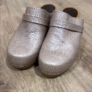 Floral Embossed Clogs
